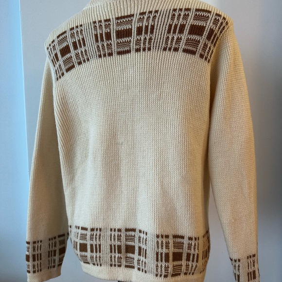 Vintage cream curling sweater - as is - Picture 3 of 10